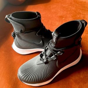Nike Kids Black Binzie Boots 4Y Brand New!